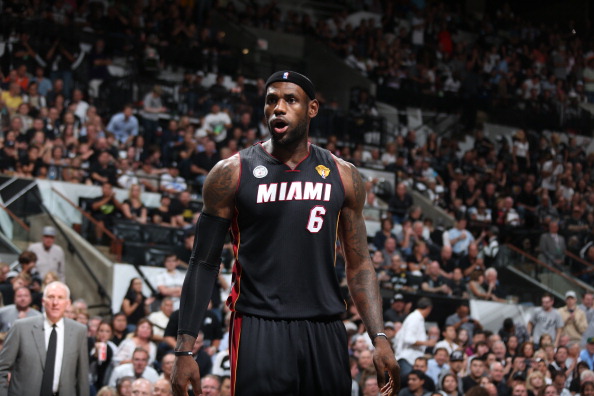 广东队新风貌：杜锋给年轻人更多机会？（广东队焕新：杜锋是否让年轻球员获得更多机会？）