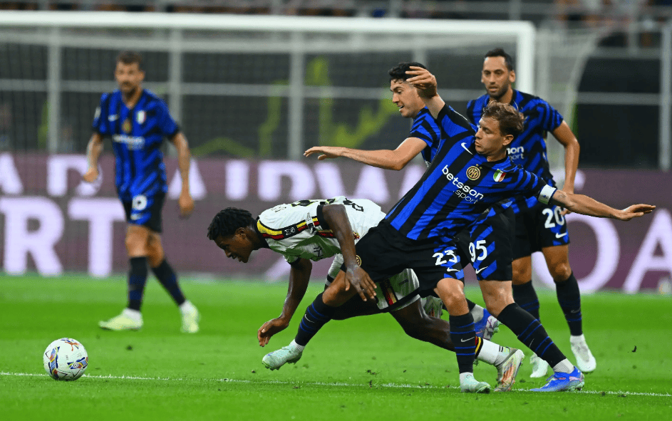 首节杜兰特＆小史密斯均取11分，两人命中率均超8成（杜兰特与小史密斯首节各拿11分，投篮命中率双双超八成）