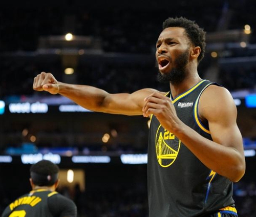 记者：当初是佩普要国足跟越南打对攻，还开小会不让陈洋参加（记者称佩普当时要求国足与越南对攻，还另开小会未让陈洋参加）