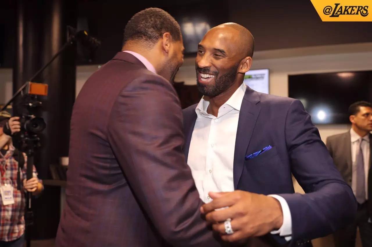 一起出众，瓦科为山东泰山官方合作伙伴一汽大众录制祝福视频（携手出彩，瓦科为山东泰山官方伙伴一汽大众送上祝福视频）