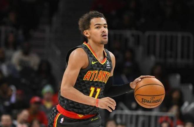 媒体人：王洪泽这样的年轻人要多留在场上 不能过快犯规限制手脚（媒体人呼吁：王洪泽等年轻球员应多留在场上，避免过早犯规束缚发挥）