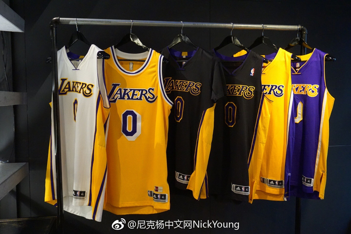 曼晚：曼联有格林伍德50%二转分成，若球员转会他们将有收入（曼晚：格林伍德若再度转会，曼联凭50%二转条款可获收益）