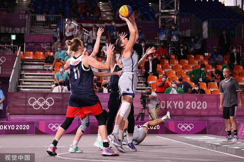 五大联赛周末看点：西甲意甲迎榜首大战 谁掉队？（周末五大联赛前瞻：西甲、意甲上演榜首对决，谁会掉队？）