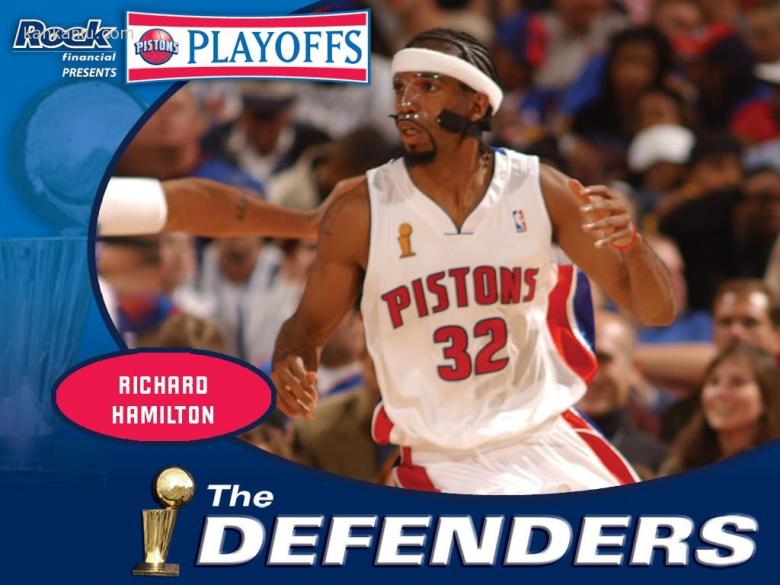 基德：投进三分的前提是你得先投出去，我们现在太依赖两分球（基德：三分要敢投才能进，球队对两分依赖过重）