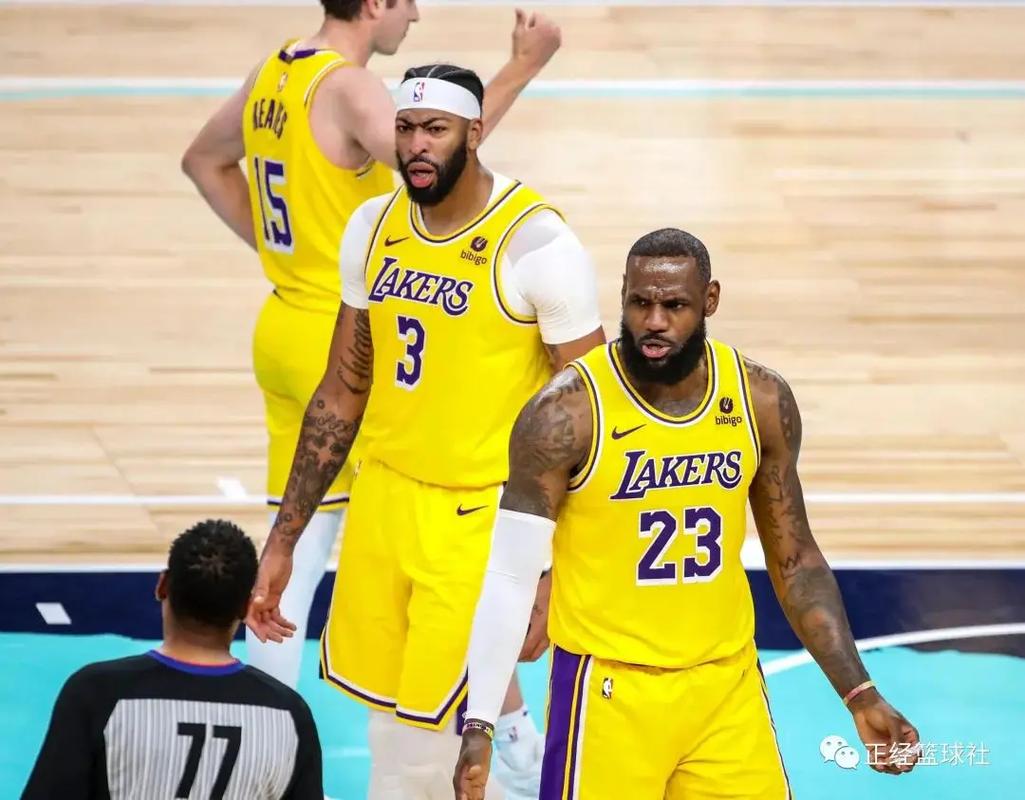 与巴萨的传闻？小蜘蛛：这困扰不到我，目前只专注于本赛季（被传巴萨？小蜘蛛：不受影响，只专注本赛季）