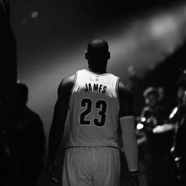 NBA播客 ｜ 里奇保罗：建队基石首选詹姆斯，投绝杀球首选乔丹（NBA播客：里奇·保罗称建队首选詹姆斯，关键绝杀更信乔丹）