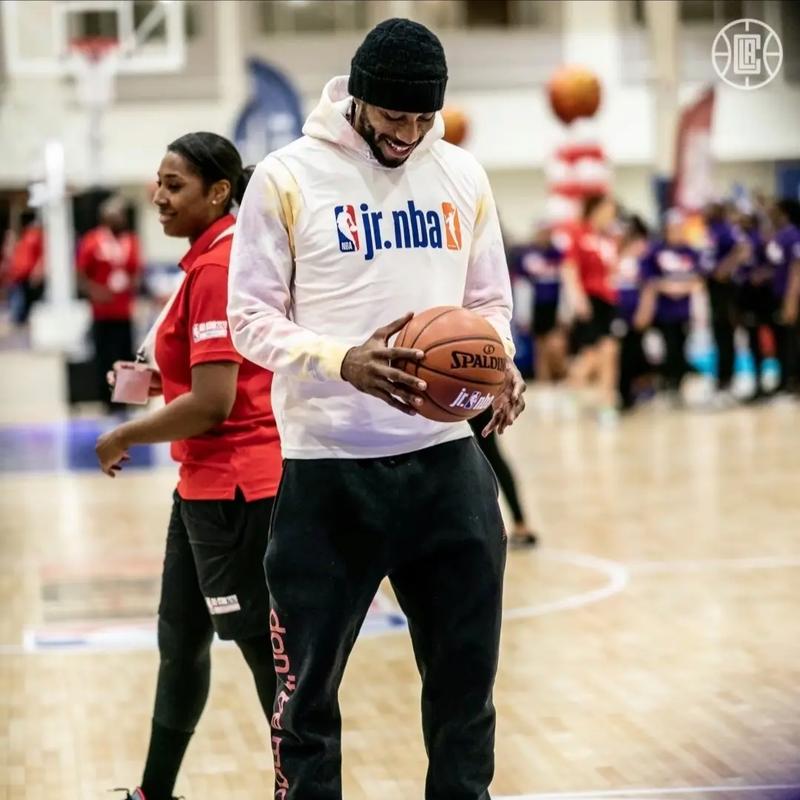 辽宁胜合肥！威尔斯布朗轰42分回暖，奥利弗无防守，赵森成惊喜！（辽宁击败合肥！威尔斯布朗42分复苏，奥利弗防守成短板，赵森惊喜表现）