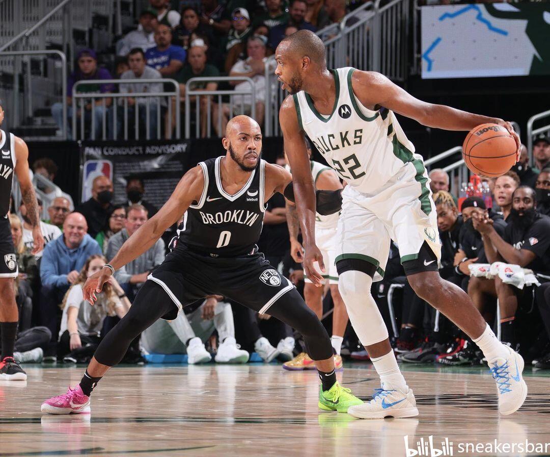 法比奥一家观看《疯狂动物城2》：爆米花加电影时间永不缺席（法比奥一家相约《疯狂动物城2》：爆米花相伴，家庭观影时光从未缺席）