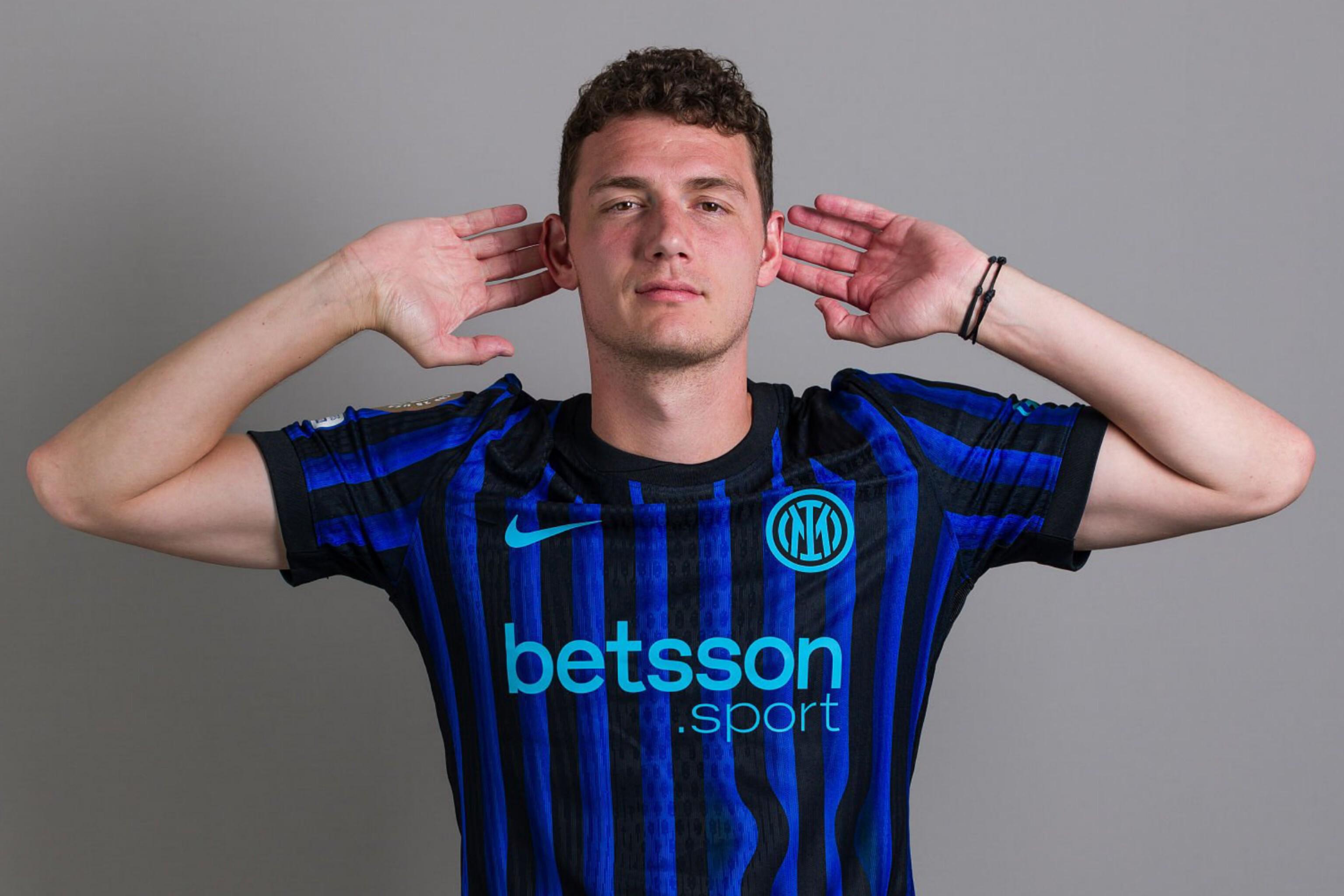 今日亚泰降级，而昨日以亚泰梯队为班底的泰州队夺得苏超冠军（冰火两重天：亚泰今遭降级，昨由其梯队班底的泰州队问鼎苏超）