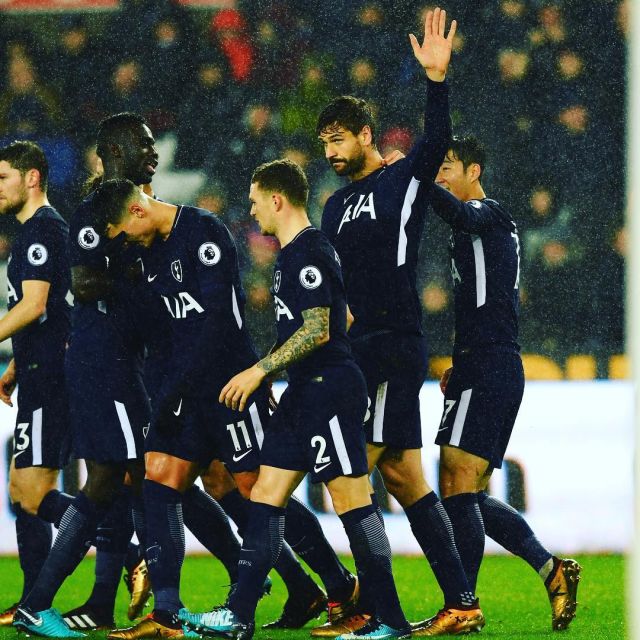 穆帅：我和孔蒂不是朋友，他是顶级教练但我不清楚他的为人（穆帅：我与孔蒂并非朋友，他是顶级教练，但我不太了解他的为人）